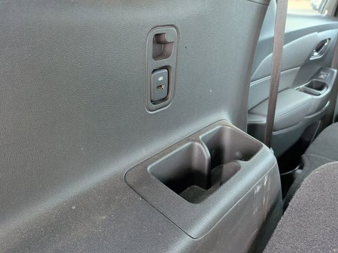 Used 2023 Chevrolet Traverse LT image 43