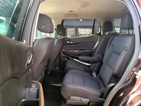 Used 2020 GMC Acadia SLE w/ Driver Convenience Package image 16