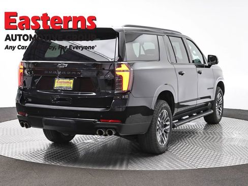 Used 2025 Chevrolet Suburban Z71 AWD/4WD image 5