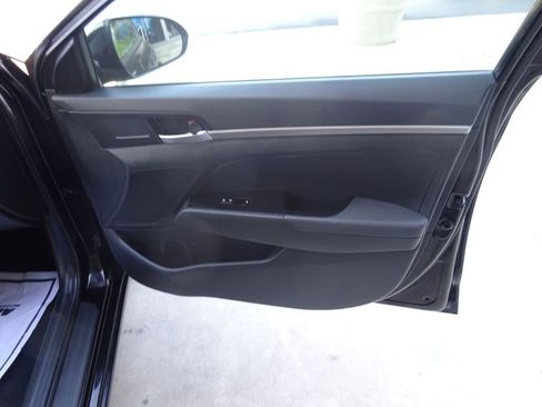 Used 2019 Hyundai Elantra SE w/ Cargo Package FWD image 29
