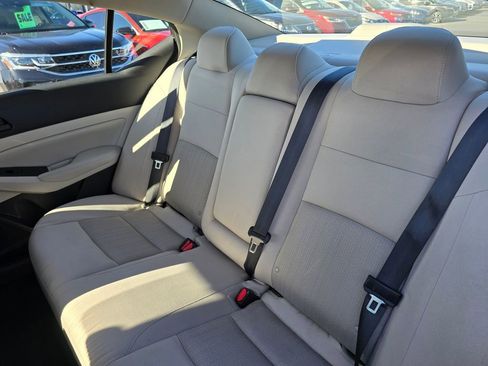 Used 2024 Nissan Altima 2.5 SV image 17