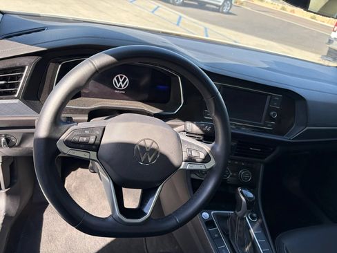 Used 2023 Volkswagen Jetta SE w/ Panoramic Sunroof Package FWD image 8