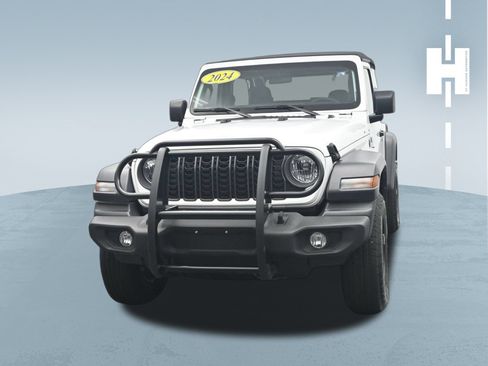 Used 2024 Jeep Wrangler Sport AWD/4WD image 2