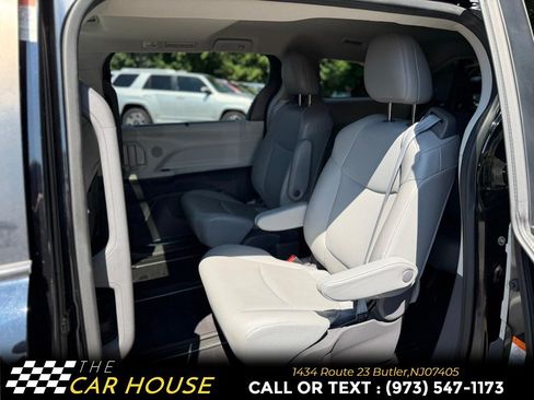 Used 2021 Toyota Sienna XLE AWD/4WD image 21