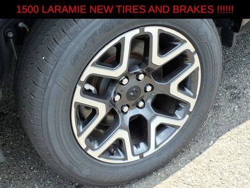 Used 2025 RAM 1500 Laramie AWD/4WD image 7