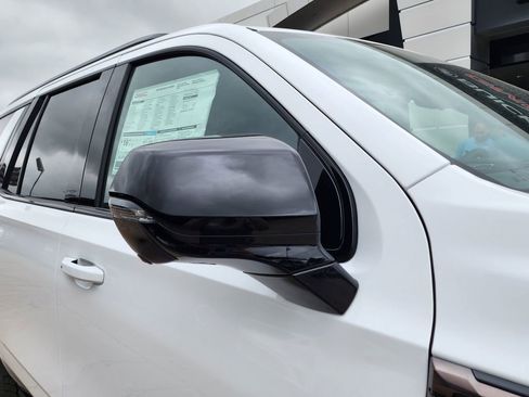 New 2026 GMC Yukon AT4 Ultimate AWD/4WD image 10