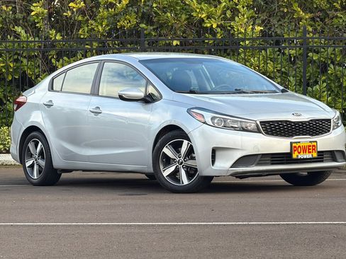 Used 2018 Kia Forte LX w/ LX Popular Package image 2