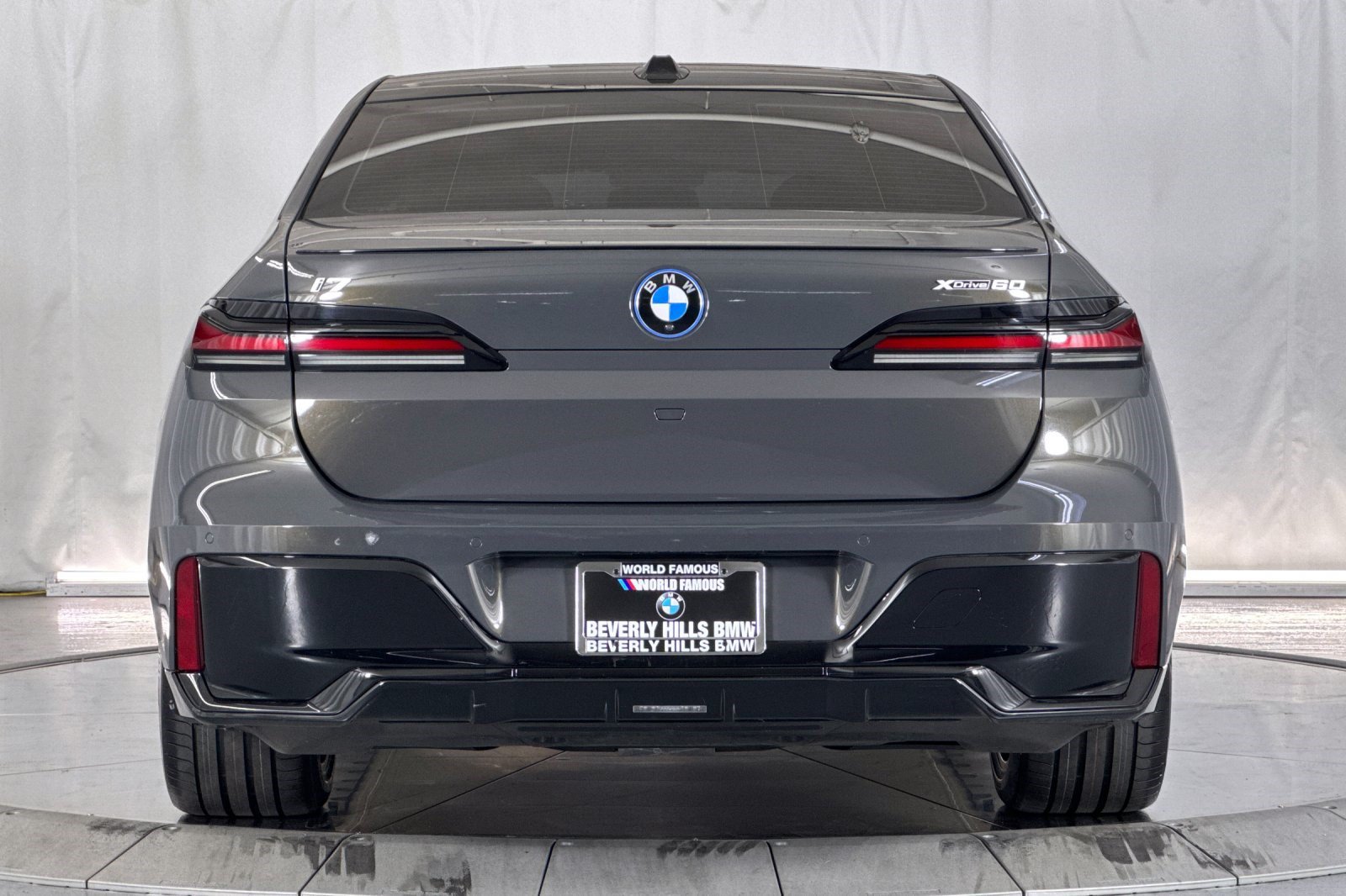 Used 2023 BMW i7 xDrive60 AWD/4WD image 10