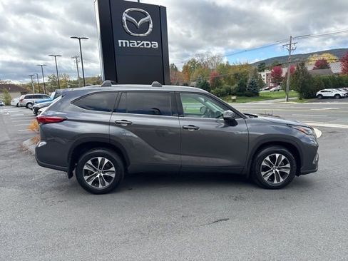 Used 2022 Toyota Highlander XLE image 15