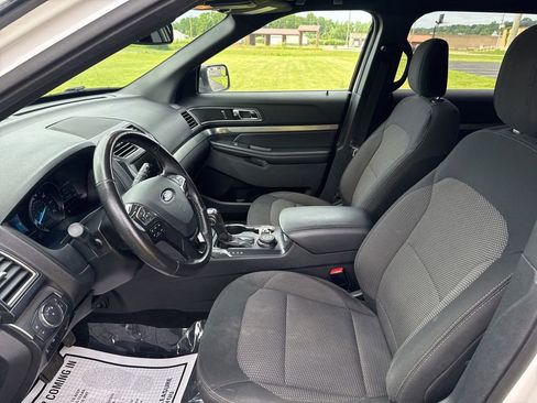 Used 2018 Ford Explorer XLT w/ Equipment Group 201A AWD/4WD image 12