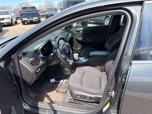 Used 2018 Chevrolet Malibu LT image 9