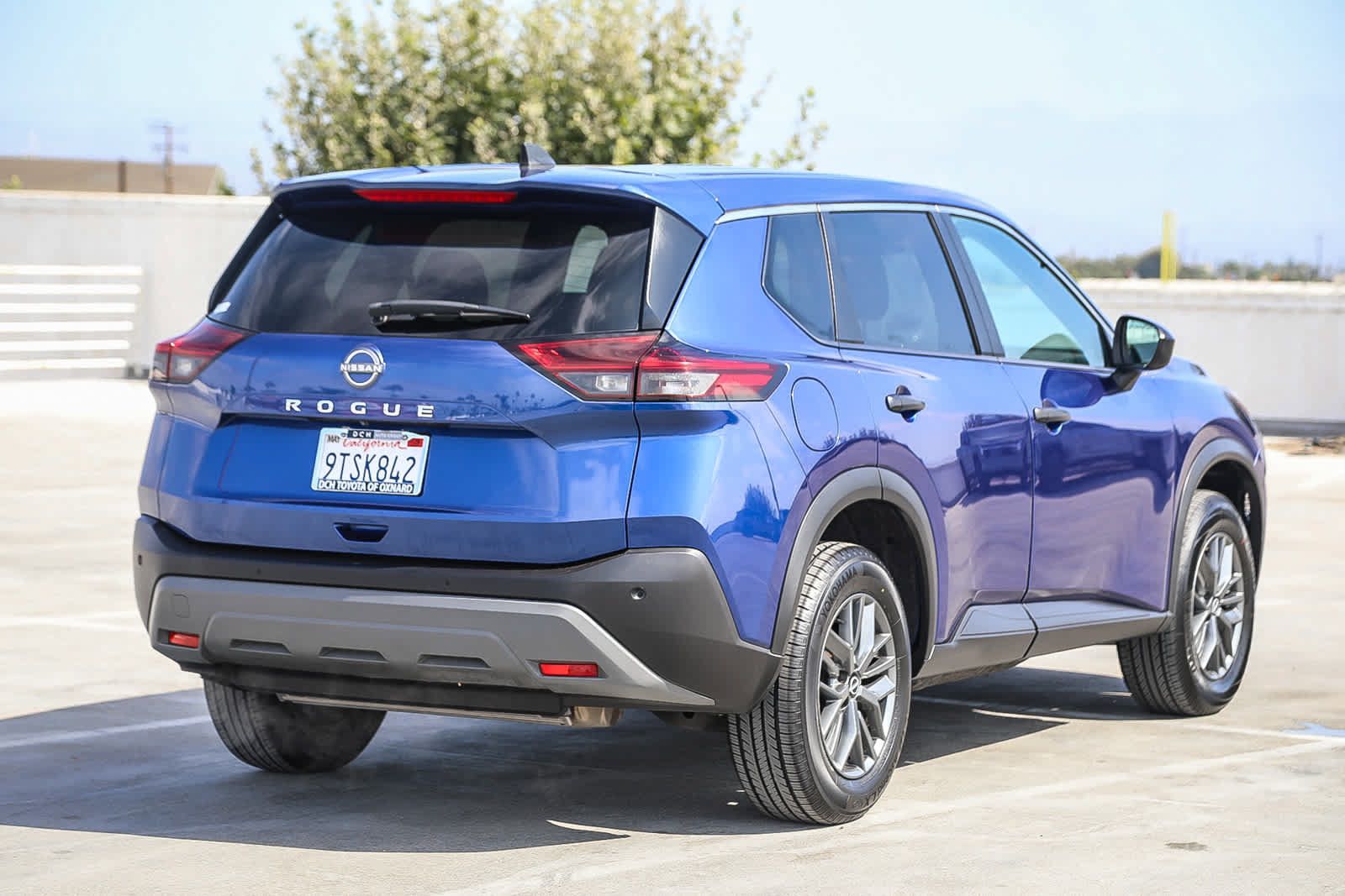 Used 2023 Nissan Rogue S FWD image 5