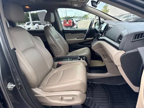 Used 2018 Honda Odyssey Touring image 17