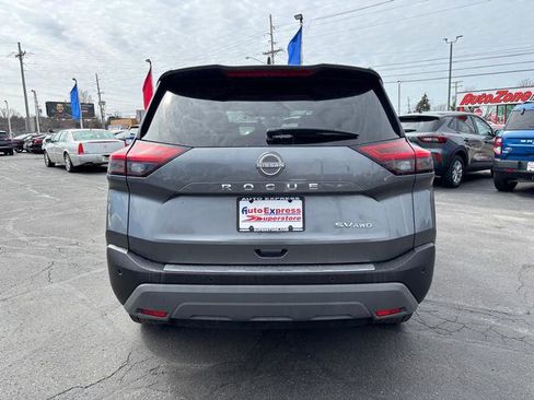 Used 2022 Nissan Rogue SV image 6