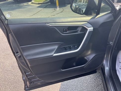Used 2022 Toyota RAV4 LE FWD image 14