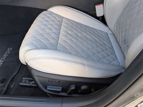 Used 2023 Genesis G70 3.3T w/ Sport Prestige Package image 19