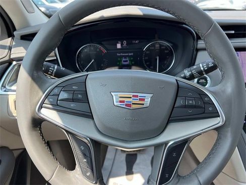 Certified 2022 Cadillac XT5 Premium Luxury image 20