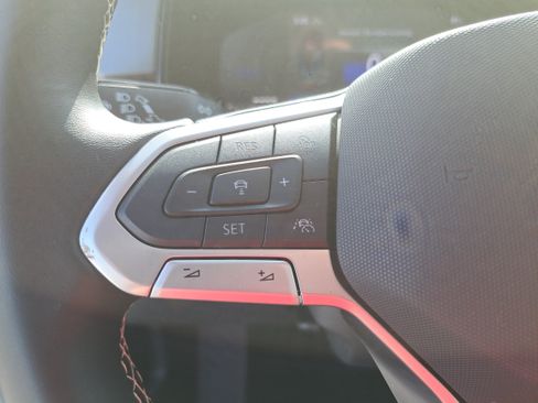 Certified 2025 Volkswagen Taos S AWD/4WD image 17