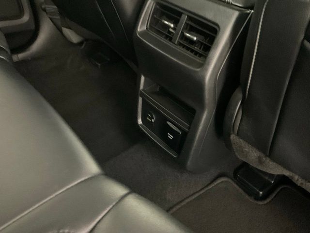 Used 2022 Ford Edge Titanium AWD/4WD image 20
