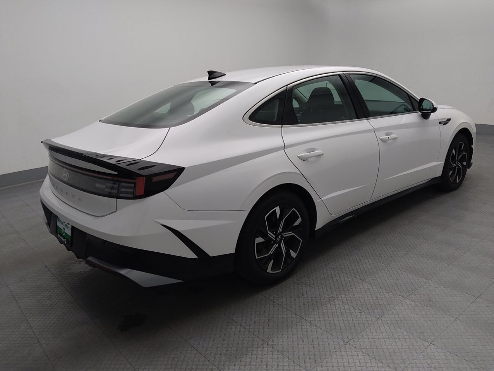 Used 2025 Hyundai Sonata SEL FWD image 10