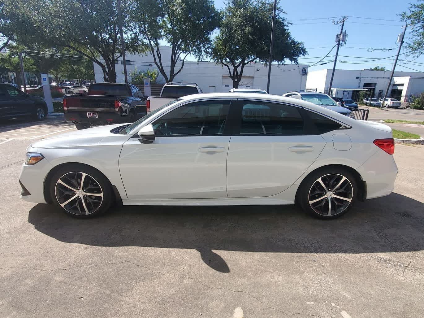 Used 2024 Honda Civic Touring image 3