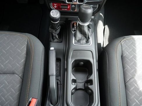 New 2025 Jeep Gladiator Mojave w/ Safety Group image 18