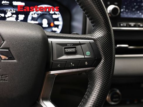 Used 2024 Mitsubishi Outlander SEL AWD/4WD image 15
