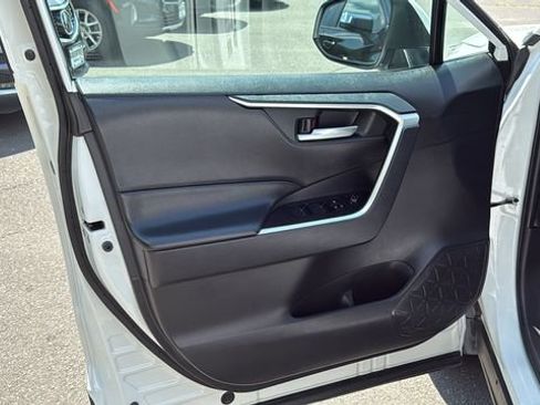 Certified 2025 Toyota RAV4 XLE AWD/4WD image 9