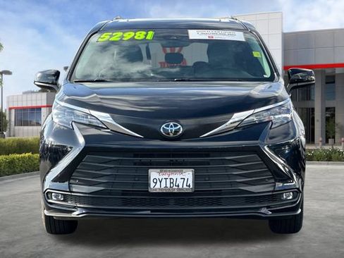 Used 2026 Toyota Sienna XLE FWD image 10