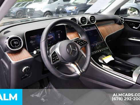 Used 2025 Mercedes-Benz GLC 350e 4MATIC image 9