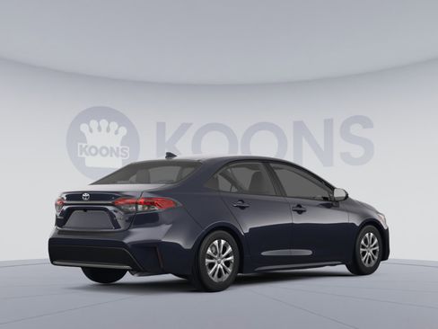 Used 2022 Toyota Corolla LE FWD image 4