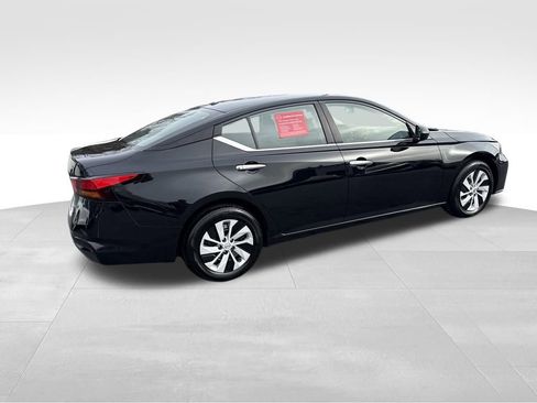 Used 2025 Nissan Altima 2.5 S image 7