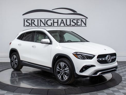 New 2025 Mercedes-Benz GLA 250 4MATIC image 3