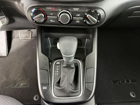 Used 2025 Kia Soul LX FWD image 20