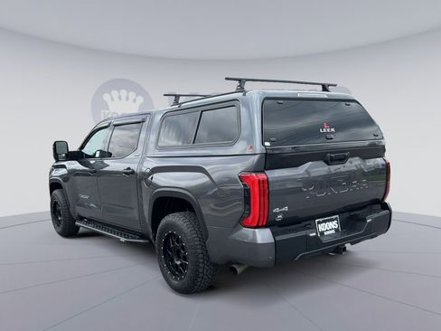 Used 2022 Toyota Tundra SR5 w/ SR5 Convenience Package AWD/4WD image 4