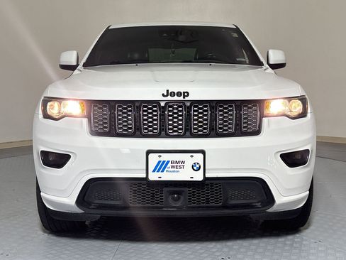 Used 2020 Jeep Grand Cherokee Altitude image 6
