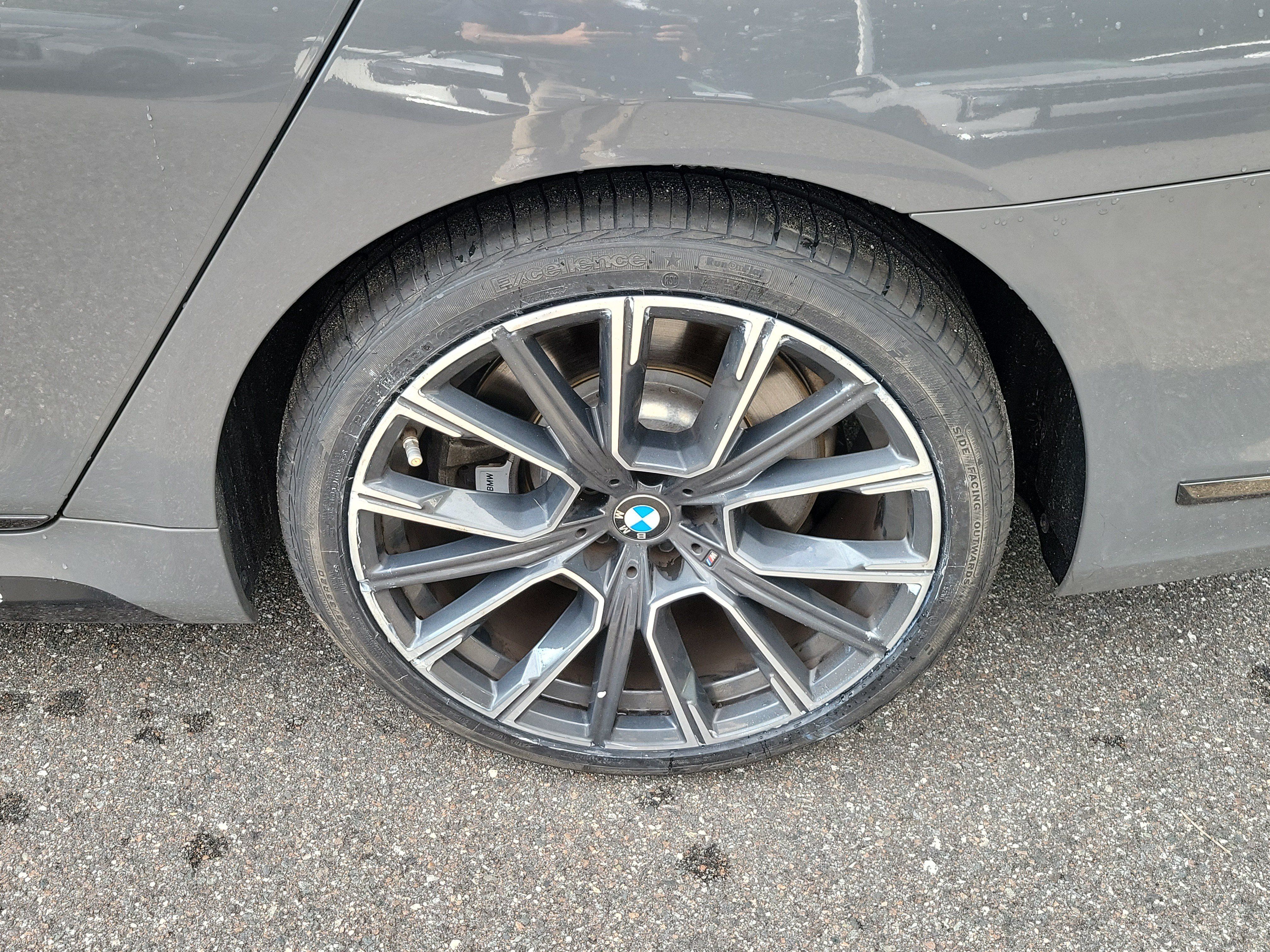 Used 2020 BMW 750i xDrive w/ Executive Package AWD/4WD image 39
