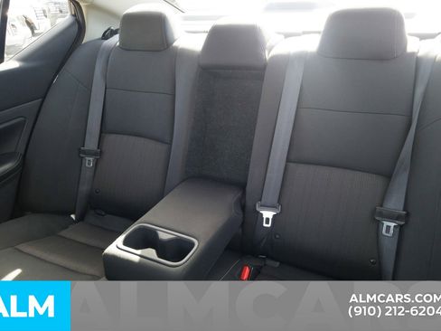 Used 2024 Nissan Altima 2.5 SV image 16