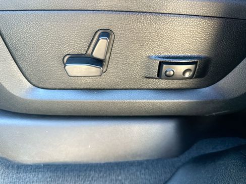 Used 2024 RAM 2500 Limited image 12