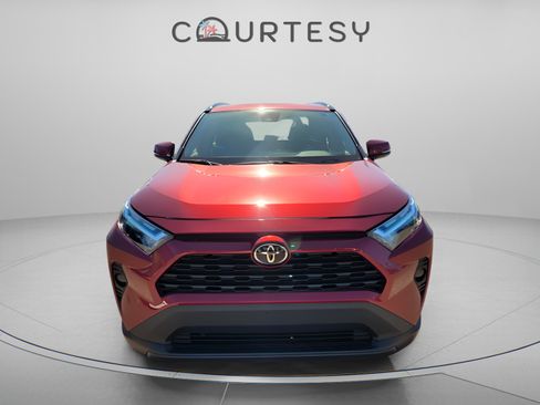 Used 2025 Toyota RAV4 XLE image 8
