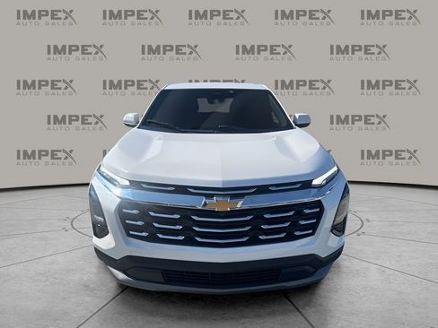 Used 2026 Chevrolet Equinox LT FWD image 8