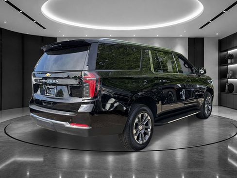 Certified 2025 Chevrolet Suburban LS AWD/4WD image 5