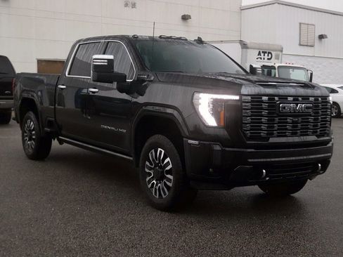 Used 2024 GMC Sierra 2500 Denali Ultimate image 3
