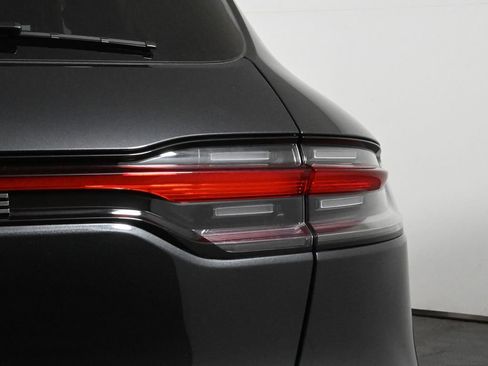 Used 2026 Porsche Macan AWD/4WD image 13
