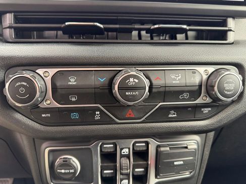 Certified 2025 Jeep Wrangler Unlimited Sport S 4xe AWD/4WD image 25