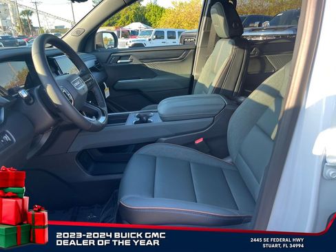 New 2026 GMC Acadia AT4 image 9