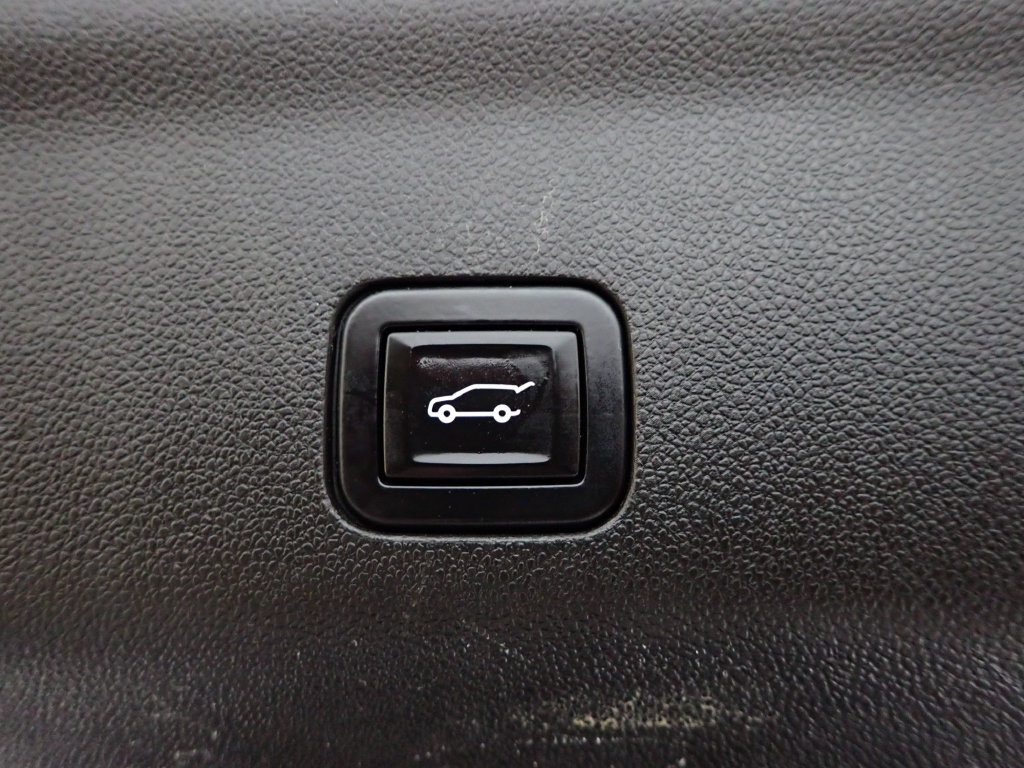 Used 2021 GMC Yukon XL SLT AWD/4WD image 17