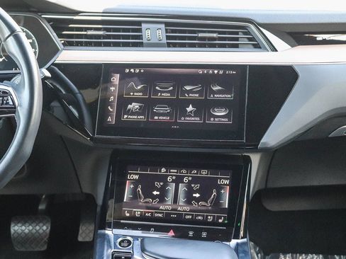 Certified 2024 Audi Q8 e-tron Premium Plus w/ Premium Plus Package AWD/4WD image 15