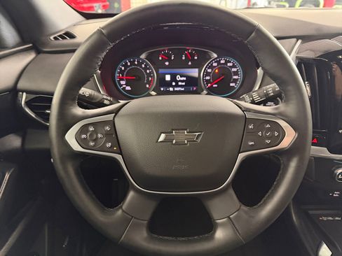 Used 2023 Chevrolet Traverse RS AWD/4WD image 17