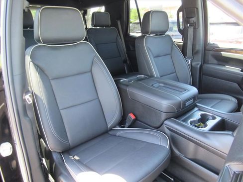 Used 2024 Chevrolet Tahoe Premier AWD/4WD image 7